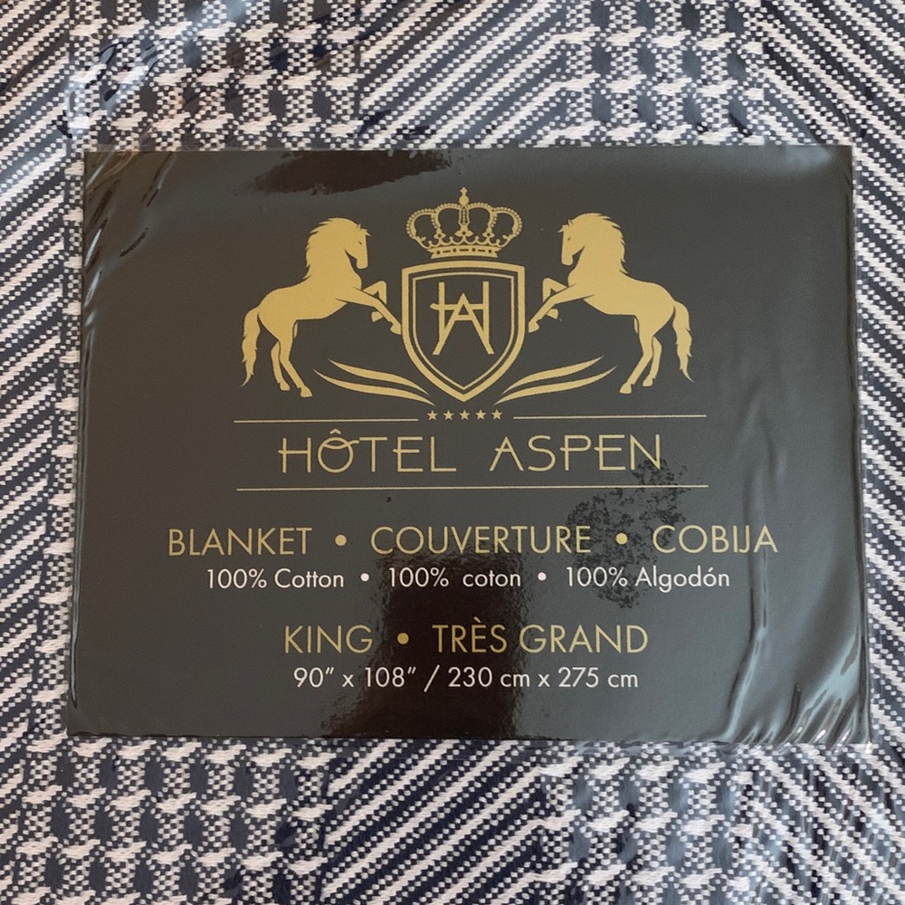 Hotel Aspen Throw 100% Cotton Blanket